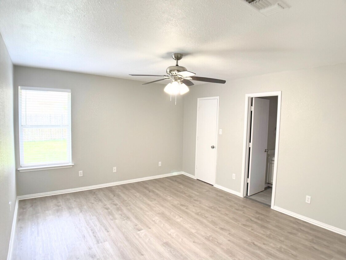 Foto del edificio - Fully Renovated 3-Bedroom in North Fort Wo...