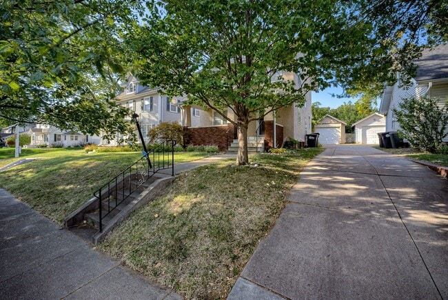 Foto del edificio - Charming 3 Bedroom In Dundee!!