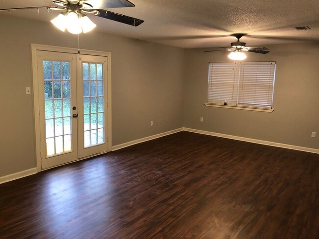 Foto del edificio - 3BR 2BA Jason Dr. Denham Springs