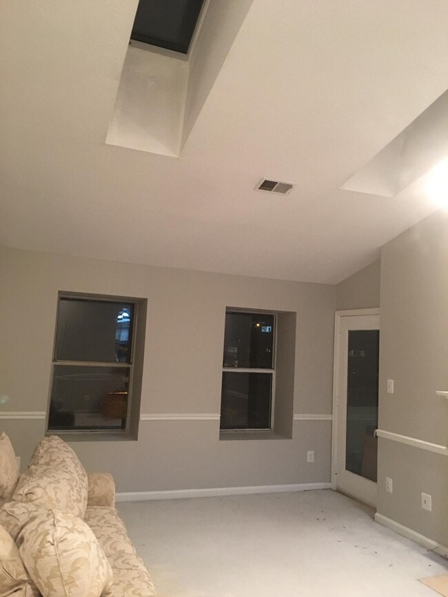 Building Photo - 7718 Lafayette Forest Dr