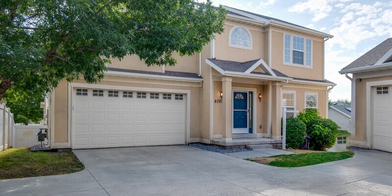 Primary Photo - 6789 Bottlebrush Ln