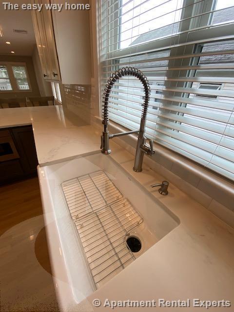 Foto del edificio - 41-43 Garrison Ave Unit #2