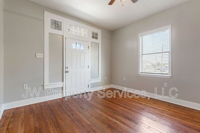 Building Photo - 1503 Desire St