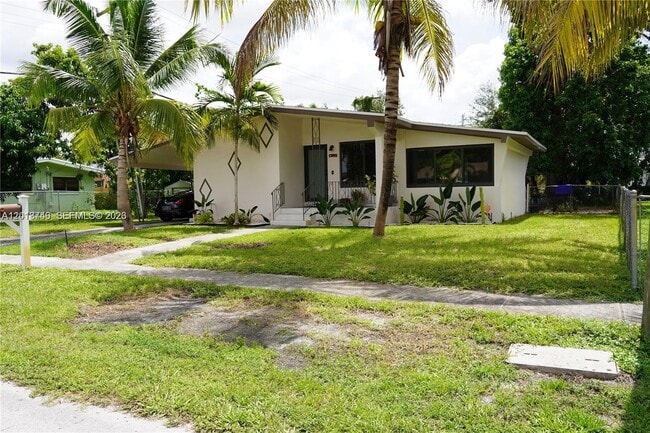 Foto del edificio - 17601 NE 5th Ct