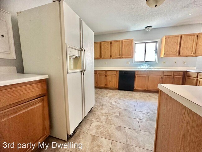 Building Photo - 3 br, 1.5 bath House - 2512 N Bartlett Ave