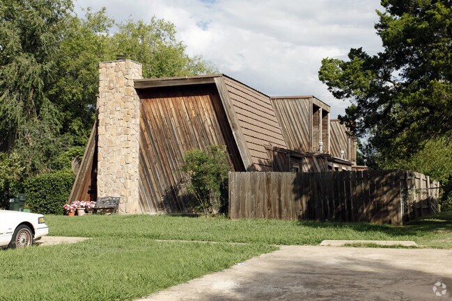 Building Photo - 423 W Comanche St