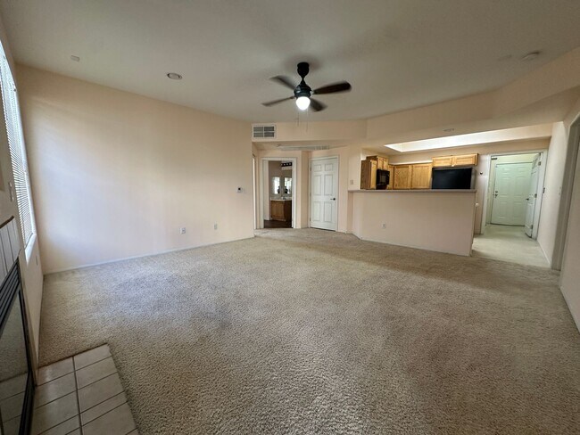 Foto del edificio - Beautiful 2 bedroom condo for rent.