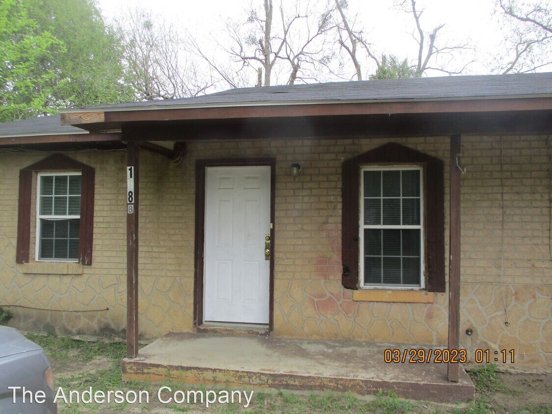 Primary Photo - 2 br, 2 bath House - 108-B Cedar St.