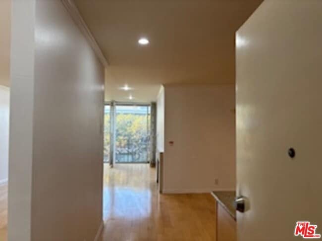 Foto del edificio - 11645 Montana Ave