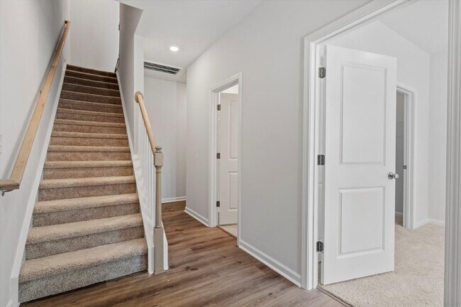 Foto del edificio - 372 Chesapeake Cmns St