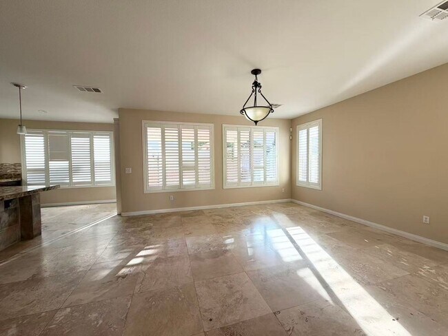 Foto del edificio - Gorgeous two story single home