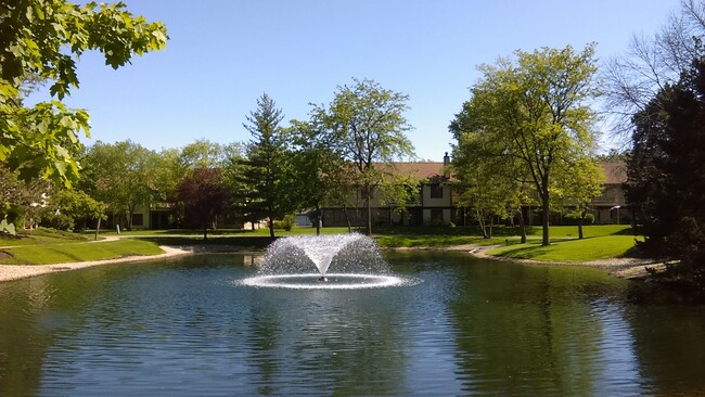 Building Photo - The Ponds on Plum Grove