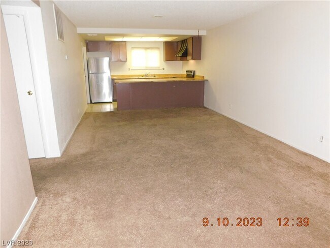 Building Photo - 4663 W Sand Creek Ave