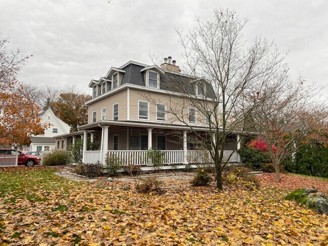 Building Photo - 96 Fitch Ave