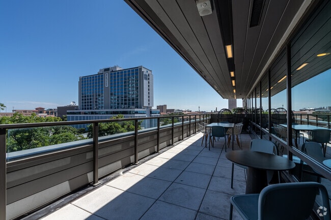 Balcony Lounge - Skyloft Austin