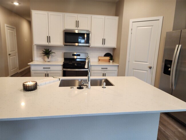 Foto del edificio - 27314 Oceanus Springs Dr