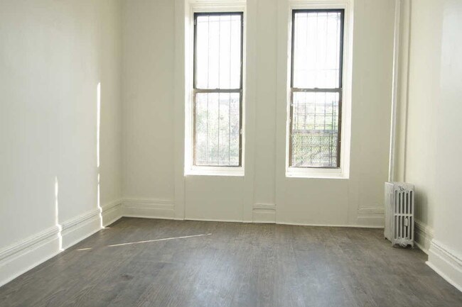 Foto del edificio - 686 E 234th St