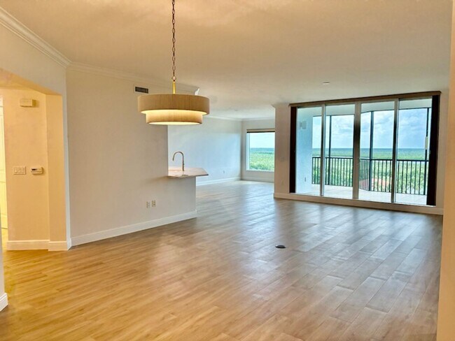 Building Photo - 1060 Borghese Ln