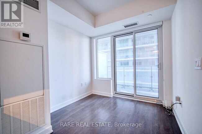 Building Photo - 195 Redpath Ave