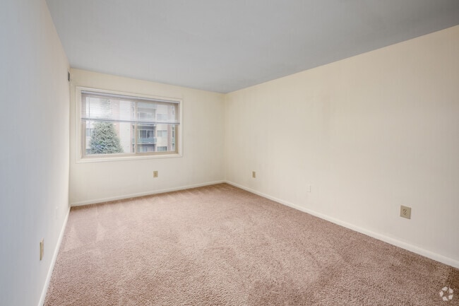 2BR+Den, 1BA - 1,030SF - Bedroom - Rock Creek Woods