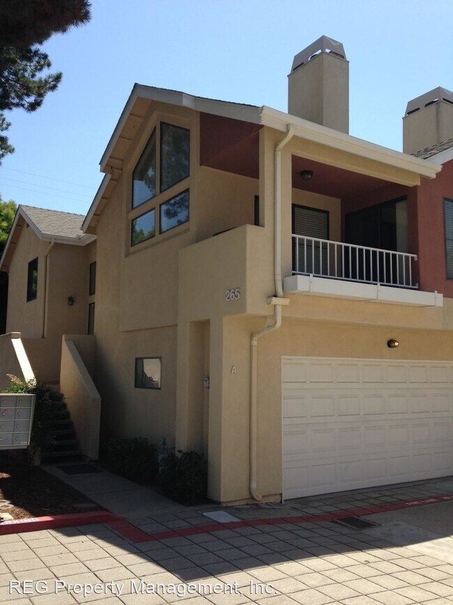 Building Photo - 2 br, 2.5 bath House - 265 N. Chorro Stree...