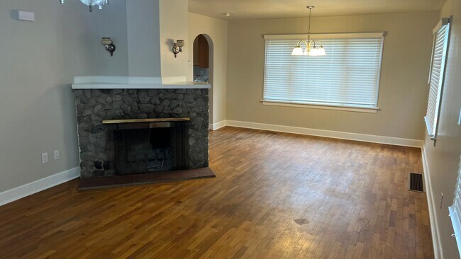 Foto del edificio - Charming 4 Bed Home in Olympia, WA with Sp...
