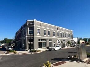 Building Photo - 103 S Boulder Ave