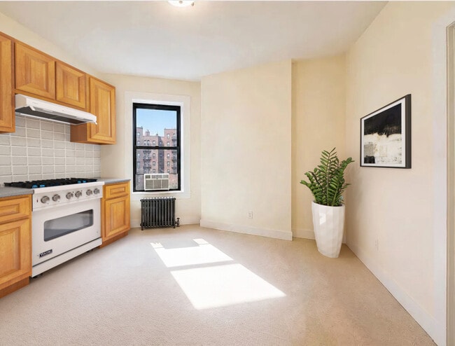 Photo - 2441 Jerome Ave (Bronx, NY) Apartments