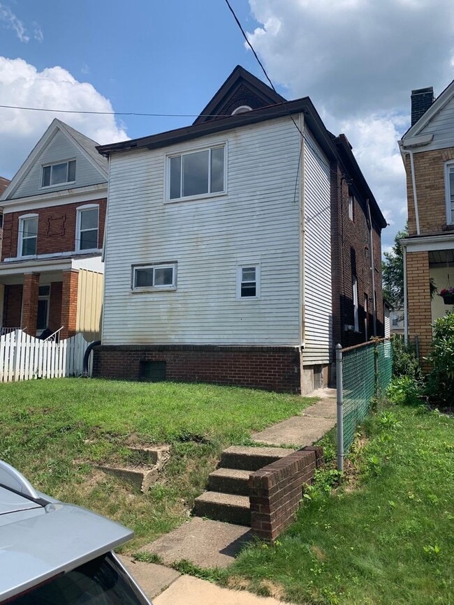 Building Photo - 7330 Denniston Ave