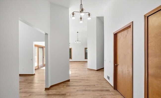 Foto del edificio - 28118 Forestbrook Dr
