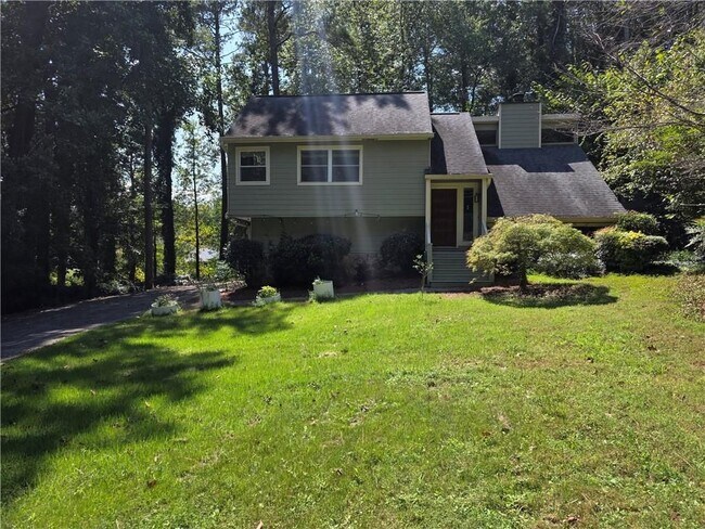 Building Photo - 4694 Shallowford Rd