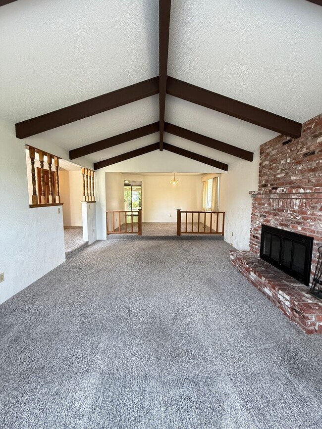 Foto del edificio - Charming 3 bed 2 bath home in SE Medford!
