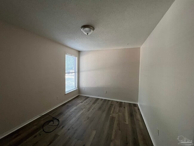 Building Photo - 410 Deborah Ln