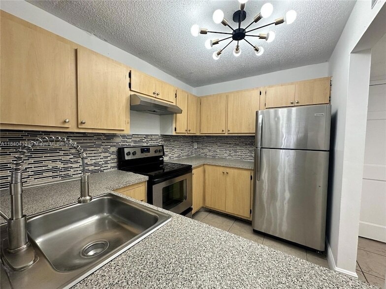 Primary Photo - 13685 NE 10th Ave