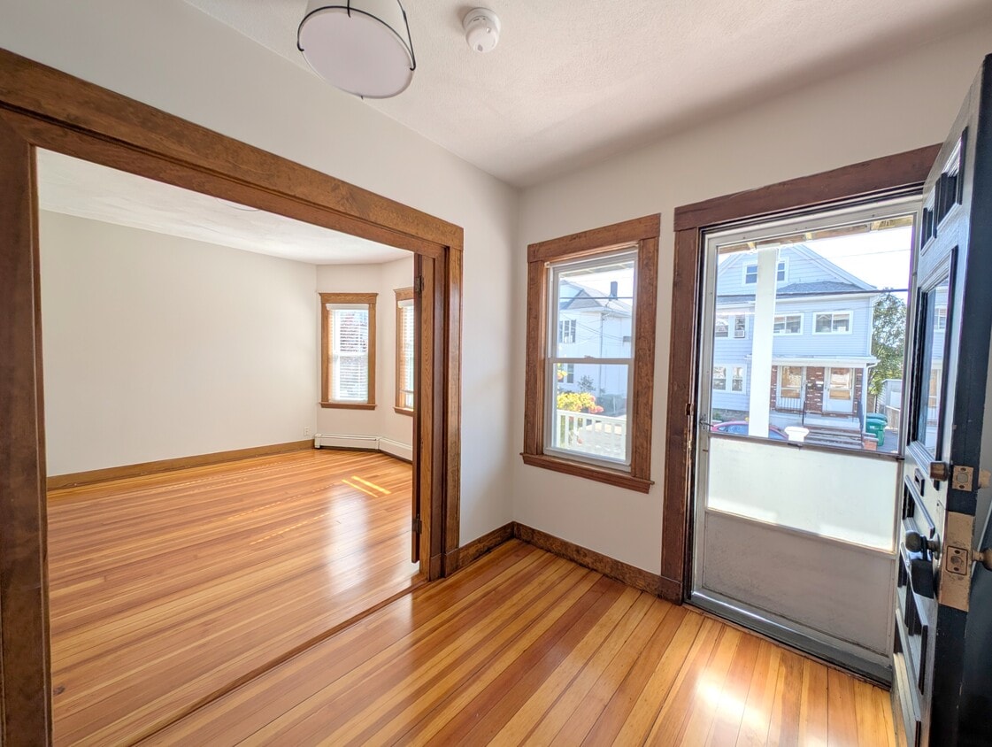 Primary Photo - 29 Frederick Ave