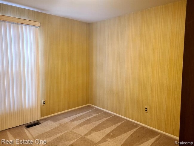 Building Photo - 29540 Red Leaf Dr