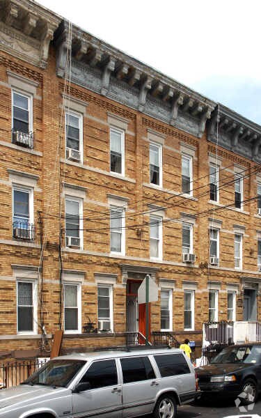 Foto principal - 466 Grant Ave
