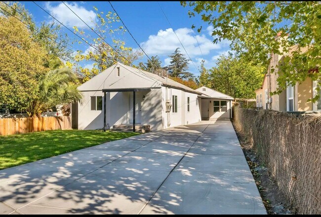 Foto del edificio - 1519 Tessa Ave