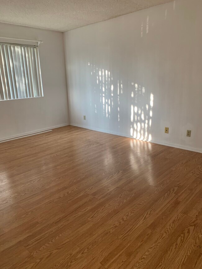 Bedroom #2 - 315 S Harvard Blvd