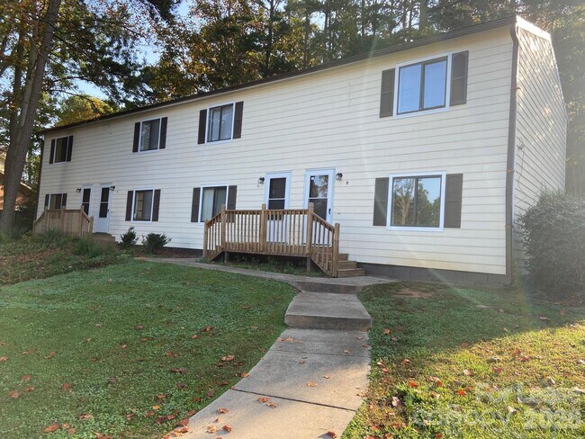 Foto del edificio - 1260 Fieldstone Rd