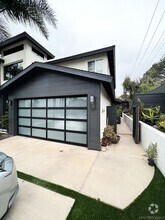 Building Photo - 280 Hillcrest Dr