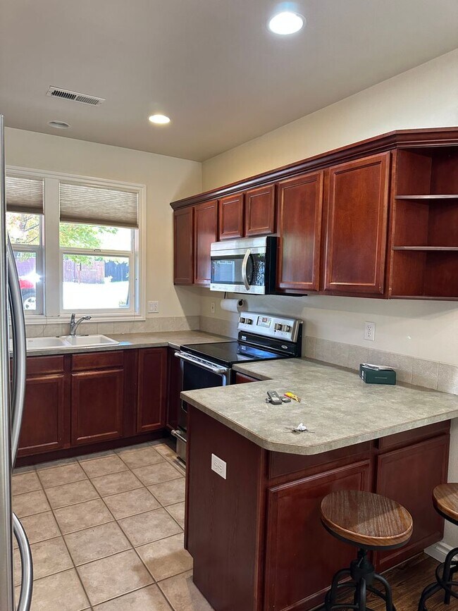 Foto del edificio - Westside 3 Bdrm, 2 Bath, All Appliances, B...