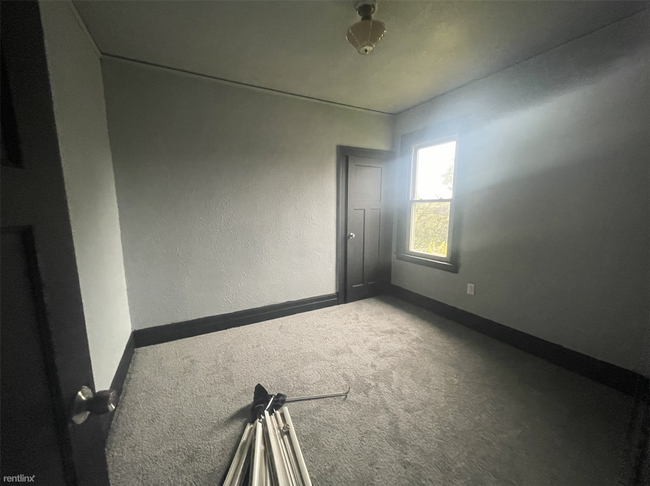 Foto del edificio - 3 br, 1 bath Duplex - 2556 Marlborough St ...