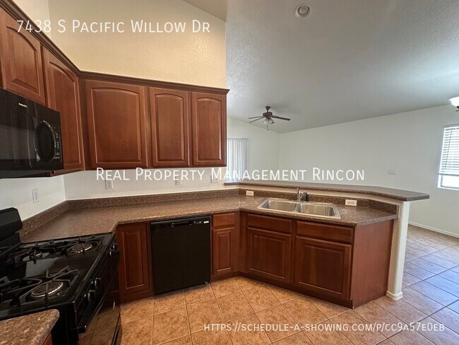 Foto del edificio - 7438 S Pacific Willow Dr