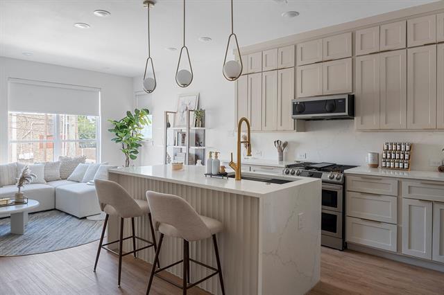 Foto principal - 167 S Prairie Ave