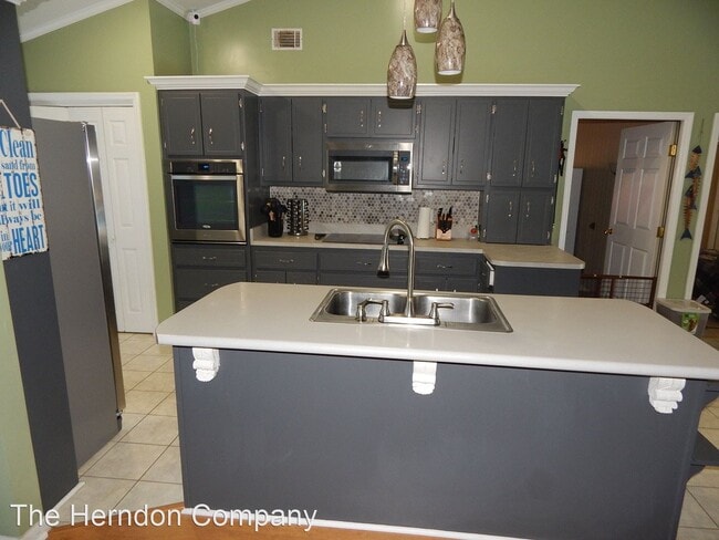Building Photo - 3 br, 2.5 bath House - 86 Brookview Drive