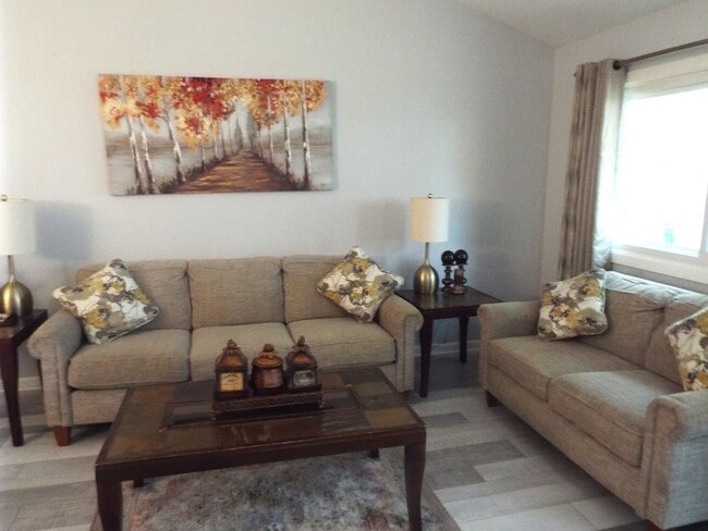 Foto del edificio - 1921 Stanford Dr