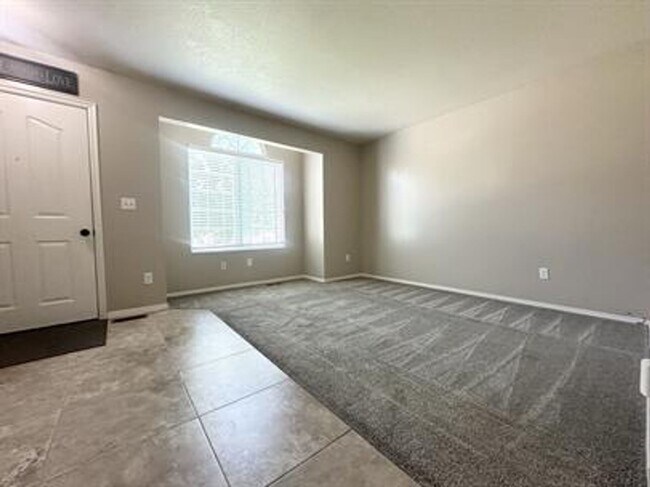 Foto del edificio - Charming Murray upstairs unit