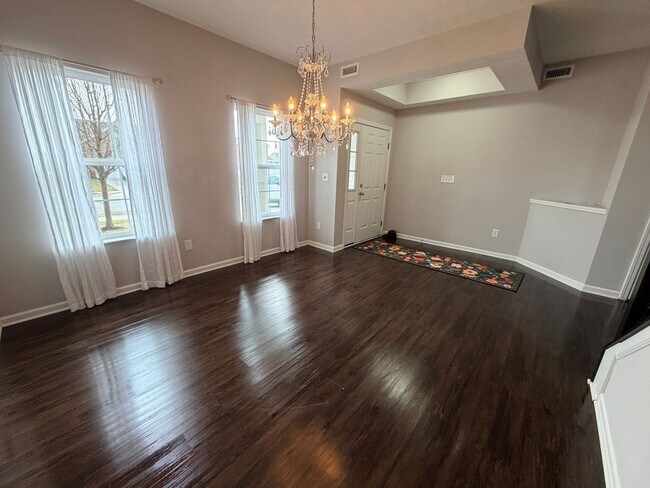 Foto del edificio - 1618 Woodside Cir