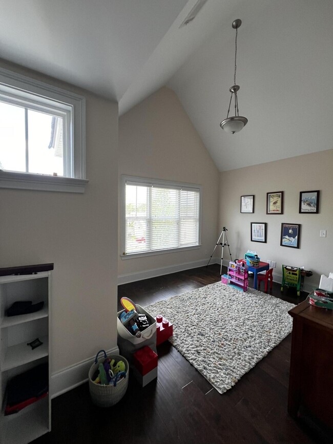 Building Photo - 1729 Edenburg Way
